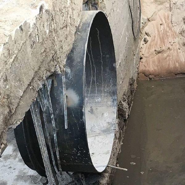 Установка гильзы для прохода труб через перекрытия или стену ...